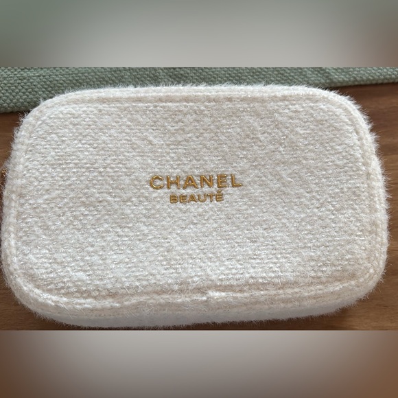 CHANEL Handbags - CHANEL Beauté Cream Textured Pouch